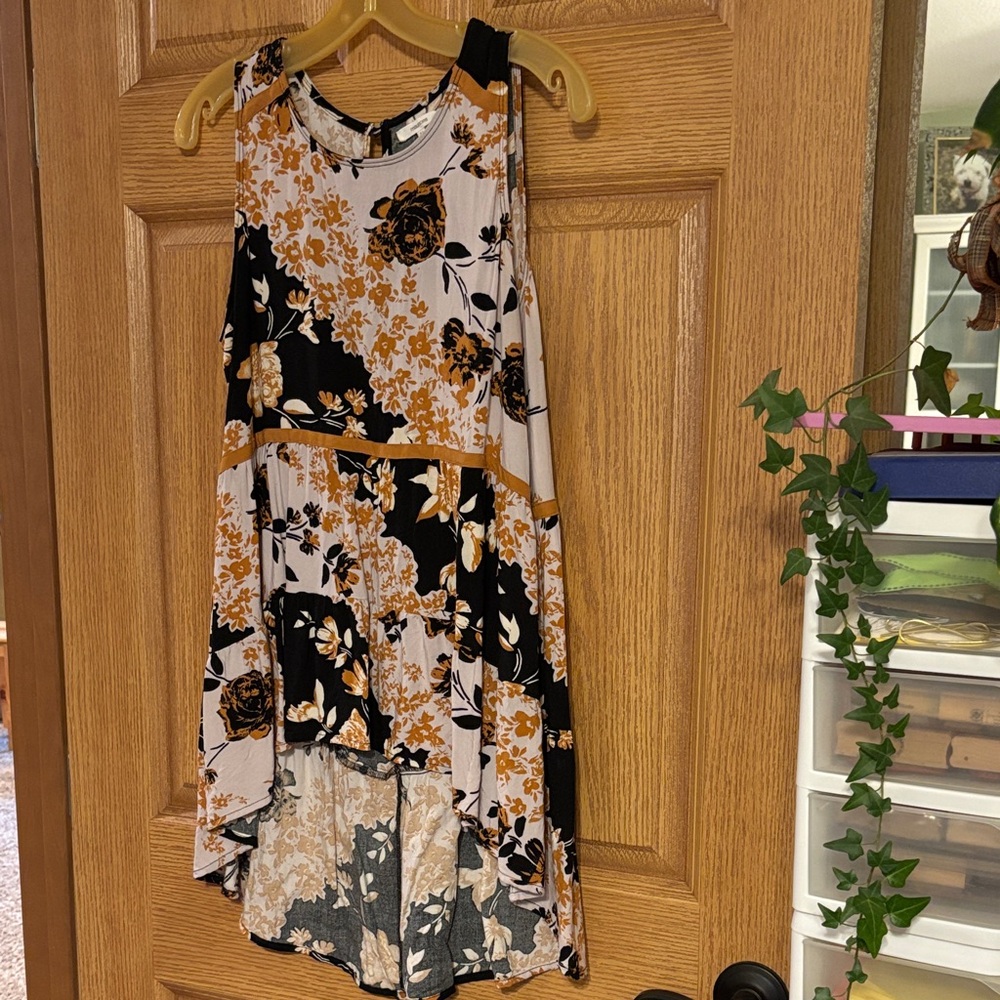 Maurices High Low Floral Tunic - Black and Gold/Mustard